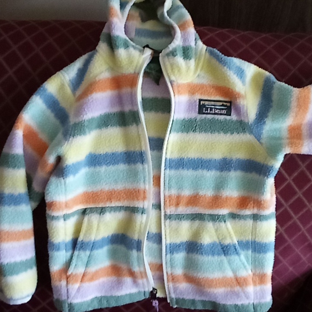 Girls s4 LL BEAN classic fleece zip up with pockets and hood